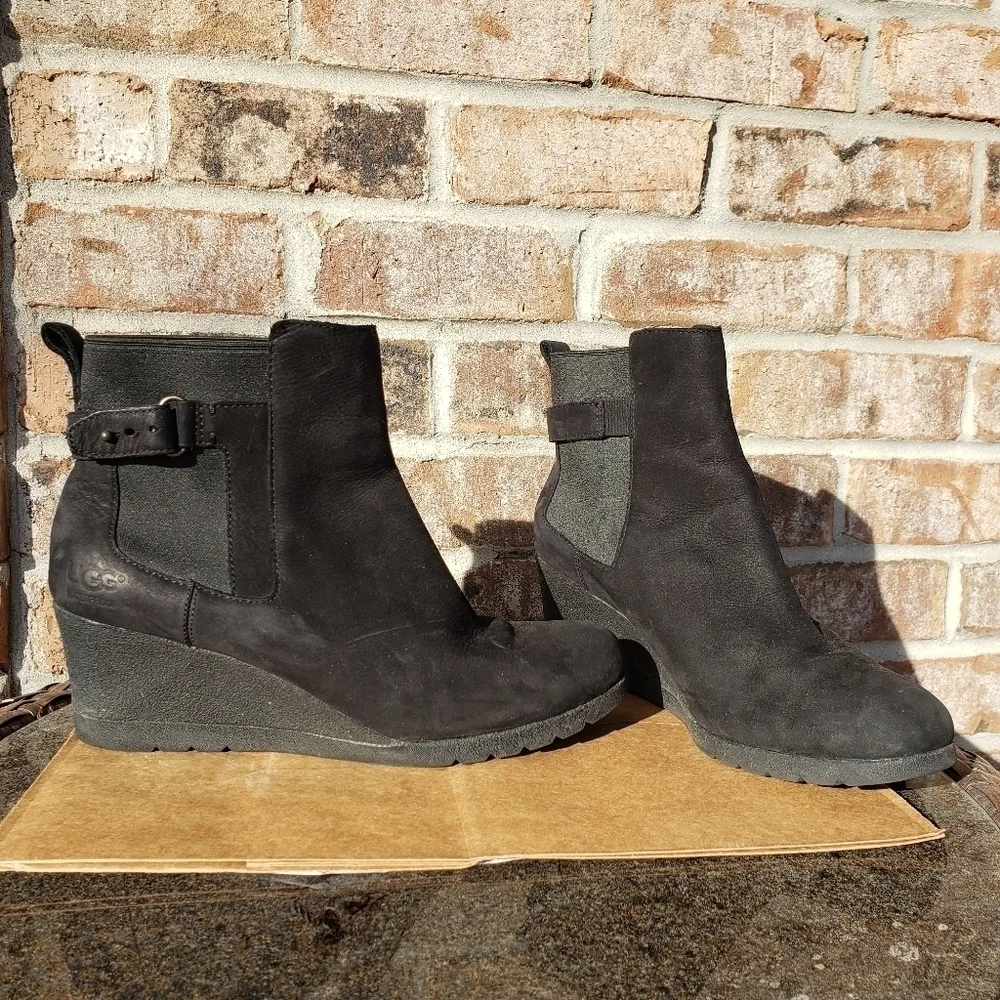 Ugg Indra Suede Leather Wedge Boots Black Size 10